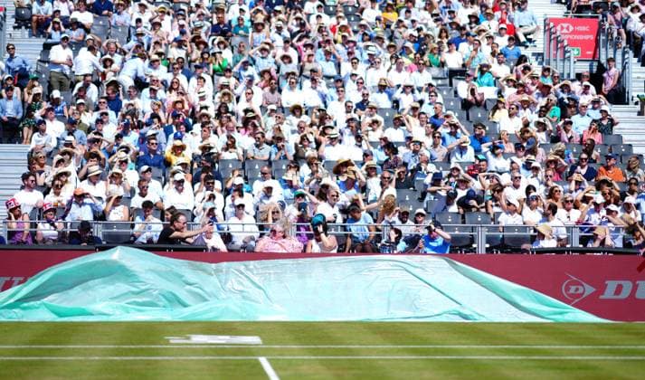 Play is briefly halted between Jack Draper and Alexei Popyrin as a gust of wind wreaks havoc at the Andy Murray Arena Queen s Club Championships, Day 10, Queen s Club, West Kensington, London, UK - 18 Jun 2025  Copyright: xJavierxGarcia Shutterstockx 15363350q