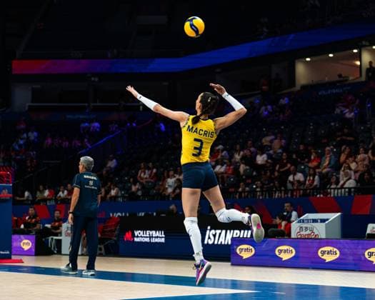 VNL-Week2-KOR-v-CAN Macris Fernanda Carneiro 3 of Brazil serves the ball during 2025 Women s Volleyball Nations match between Belgium and Brazil at Sinan Erdem Dome on June 18, 2025 in Istanbul, Turkiye. Istanbul Istanbul Turkey Copyright: xYagizxGurtugx