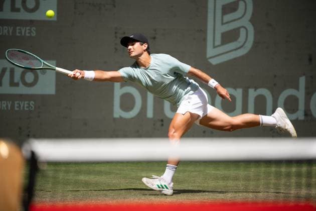Marcos GIRON (USA) Aktion Marcos Giron (USA) vs. Alexander Zverev (GER) Tennis Terra Wortmann Open 2025 am 18.06.2025 in der OWL Arena Halle Westfalen, Deutschland. Â