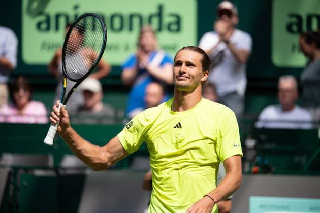 Alexander ZVEREV (GER) Sieger, winner, Jubel, jubeln, Freude, cheers, Marcos Giron (USA) vs. Alexander Zverev (GER) Tennis Terra Wortmann Open 2025 am 18.06.2025 in der OWL Arena Halle Westfalen, Deutschland. Â