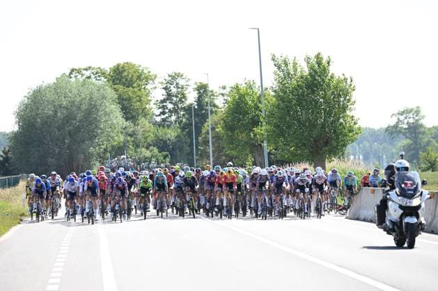Baloise Belgium Tour 2025 Stage 1 KNOKKE-HEIST, BELGIUM - JUNE 18 : Illustration picture during stage 1 of the 94th edition of Baloise Tour of Belgium an UCI ProSeries 2.Pro cycling road race stage for Men Elite of 198 km with start in Merelbeke-Melle and finish in Knokke-Heist on June 18, 2025 in Knokke-Heist, Belgium, 18 06 2025 ( Motordriver Guy De Vuyst - Knokke-Heist Belgium  Copyright: xJanxDexMeuleneirx