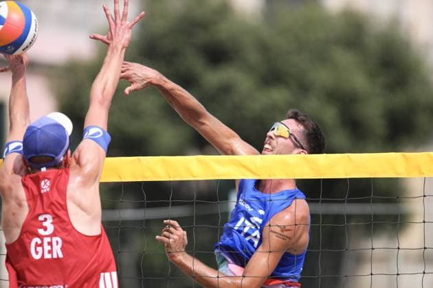 Gianluca Dal Corso in action at CEV Beach Volley Nations Cup 2025 Preliminary Phase in Messina during Beach Nations Cup 2025 - Preliminary Phase, Beach Volley match in Messina, Italy, June 18 2025  Copyright: xMassimilianoxCarnabuci IPAxSportx xipa-agency.netx xx IPA_59212636 IPA_Agency_IPA59212636