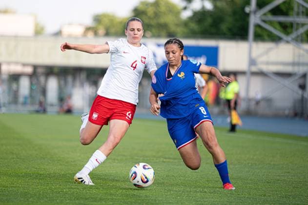 MIELEC 18.06.2025 MECZ GRUPA A MISTRZOSTWA EUROPY KOBIET U19 W PILCE NOZNEJ 2025: POLSKA - FRANCJA 2025 UEFA EUROPEAN WOMEN™S UNDER-19 CHAMPIONSHIP MATCH: POLAND - FRANCE MAGDA PIEKARSKA MAELIJE MENDY FOT. MICHAL TRZPIS 400MM.PL NEWSPIX.PL --- newspix.pl 