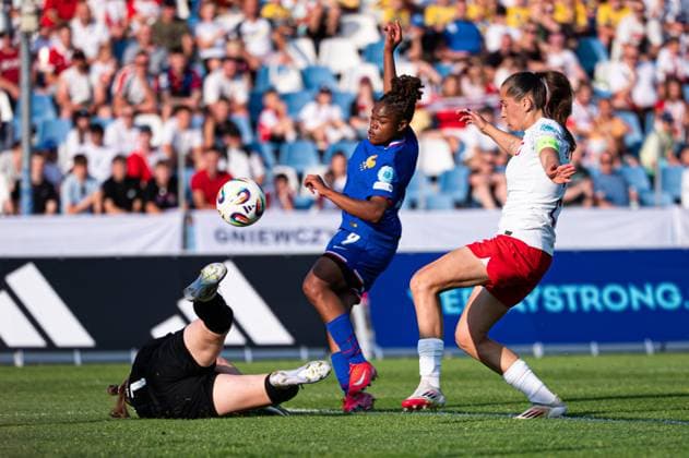 MIELEC 18.06.2025 MECZ GRUPA A MISTRZOSTWA EUROPY KOBIET U19 W PILCE NOZNEJ 2025: POLSKA - FRANCJA 2025 UEFA EUROPEAN WOMEN™S UNDER-19 CHAMPIONSHIP MATCH: POLAND - FRANCE LIANA JOSEPH FOT. MICHAL TRZPIS 400MM.PL NEWSPIX.PL --- newspix.pl 