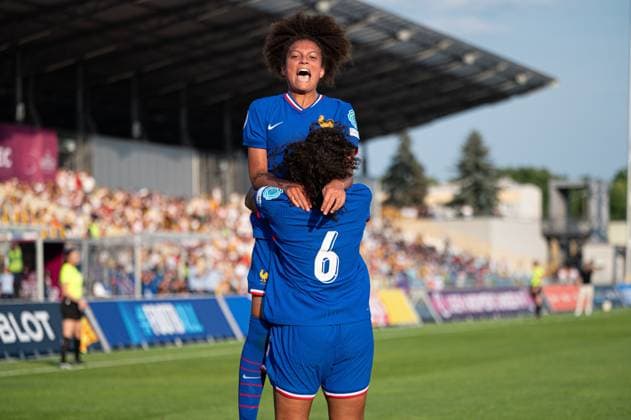 MIELEC 18.06.2025 MECZ GRUPA A MISTRZOSTWA EUROPY KOBIET U19 W PILCE NOZNEJ 2025: POLSKA - FRANCJA 2025 UEFA EUROPEAN WOMEN™S UNDER-19 CHAMPIONSHIP MATCH: POLAND - FRANCE JULIE SWIEROT ORNELLA GRAZIANI FOT. MICHAL TRZPIS 400MM.PL NEWSPIX.PL --- newspix.pl 