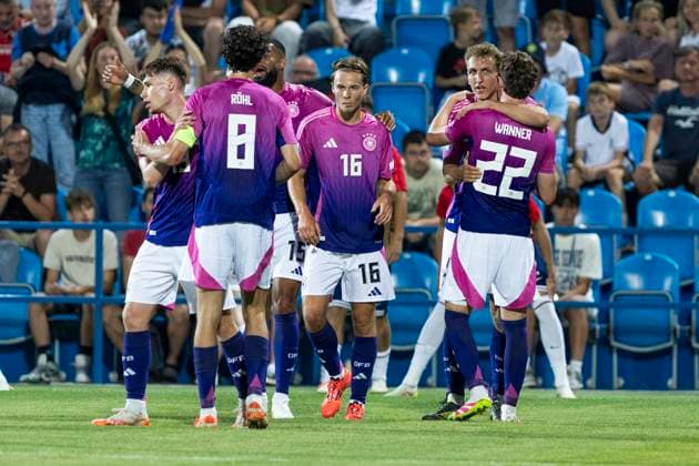 UEFA U21, U 21 Europameisterschaft: Deutschland - England; 18.06.2025 Nelson Weiper (Deutschland, 19) jubelt mit Paul Wanner (Deutschland, 22) nach seinem Tor. bei der UEFA U21-Europameisterschaft im Spiel Deutschland - England, am 18.06.2025, Stadion pod Zoborom, Nitra, Slowakei Copyright: xBEAUTIFULxSPORTS Meuselx