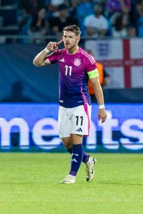 UEFA U21, U 21 Europameisterschaft: Deutschland - England; 18.06.2025 Jan Thielmann (Deutschland, 11) mit Kapitänsbinde bei der UEFA U21-Europameisterschaft im Spiel Deutschland - England, am 18.06.2025, Stadion pod Zoborom, Nitra, Slowakei Copyright: xBEAUTIFULxSPORTS Meuselx