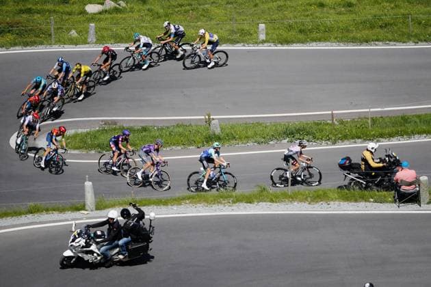 TDS 4.Etappe Spitzengruppe mit Joao Almeida POR Team UAE Emirates 18.06.2025 Spluegenpass, SCHWEIZ, Tour de Suisse 4.Etappe Heiden - Piuro Spitzengruppe mit Joao Almeida POR Team UAE Emirates am Spluegenpass