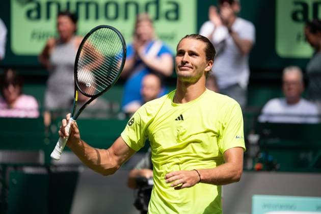 Alexander ZVEREV (GER) Sieger, winner, Jubel, jubeln, Freude, cheers, Marcos Giron (USA) vs. Alexander Zverev (GER) Tennis Terra Wortmann Open 2025 am 18.06.2025 in der OWL Arena Halle Westfalen, Deutschland. Â