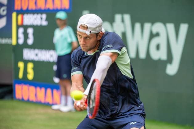 Zizou BERGS (BEL) Aktion, Zizou Bergs (BEL) vs. Karen Khachanov (RUS) Tennis Terra Wortmann Open 2025 am 18.06.2025 in der OWL Arena Halle Westfalen, Deutschland. Â