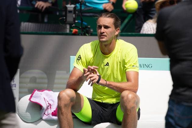 Alexander ZVEREV (GER) Sieger, winner, Jubel, jubeln, Freude, cheers, Marcos Giron (USA) vs. Alexander Zverev (GER) Tennis Terra Wortmann Open 2025 am 18.06.2025 in der OWL Arena Halle Westfalen, Deutschland. Â