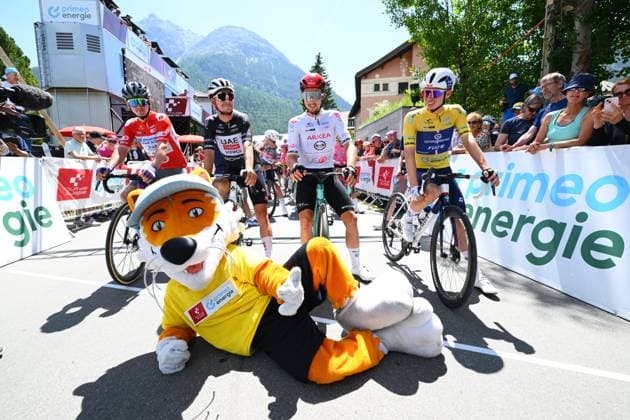 Tour de Suisse 2025 Stage 5 SANTA MARIA IN CALANCA, SWITZERLAND - JUNE 19 : Engelhardt Felix (GER) of Team Jayco AlUla, Almeida Joao (POR) of UAE Team Emirates, Vauquelin Kevin (FRA) of Arkea - B&B Hotels and Gregoire Romain (FRA) of Groupama FDJ at the start line during stage 5 of the 88th edition of Tour de Suisse an UCI World Tour 2.UWT cycling road race stage for Men Elite of 183.6 km with start in La Punt and finish in Santa Maria in Calanca on June 19, 2025 in Santa Maria in Calanca, Switzerland, 19 06 2025 ( Motordriver Kenny Verfaillie - Santa Maria in Calanca Switzerland  Copyright: xVincentxKalutx