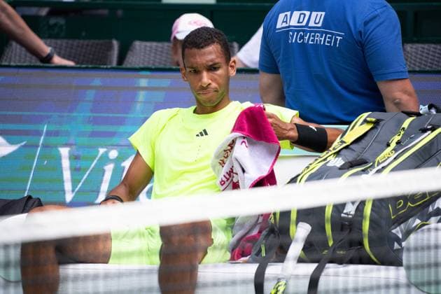 Felix AUGER-ALIASSIKME (CAN) enttaeuscht, enttäuscht, Enttäuschung, Enttaeuschung Felix Auger-Aliassime (CAN) vs. Karen Khachanov Tennis Terra Wortmann Open 2025 am 18.06.2025 in der OWL Arena Halle Westfalen, Deutschland. Â