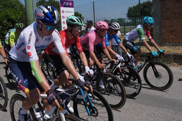 The start of the race of stage 5 of the Giro Next Gen 2025, Fiorenzuola d™Arda (Pc) Gavi (Al) 153 km, Italy - Thursday, June 19, 2025. - cycling.  Copyright: xGianxMattiaxD Alberto LaPressex