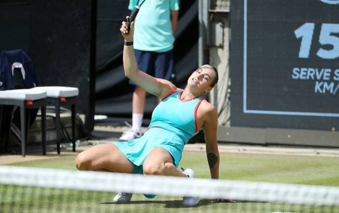 Aryna Sabalenka (BLR) rutscht aus im Steffi Graf Stadion HYLO Berlin Tennis Open Damen auf Rasen 19.06.2025