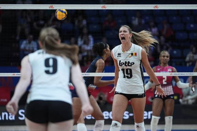 Sport Bilder des Tages Belgium v Dominican Republic - FIVB Volleyball Women s Nations League ISTANBUL, TURKIYE - JUNE 19: Belgium’s Silke Van Avermaet (19) celebrates after scoring a point during a Women’s Volleyball Nations League 2025 Week 2 match against the Dominican Republic at Sinan Erdem Dome in Istanbul, Turkiye on June 19, 2025. Hakan Akgun Anadolu Istanbul Turkey. Editorial use only. Please get in touch for any other usage.  Copyright: x2025xAnadoluxHakanxAkgunx