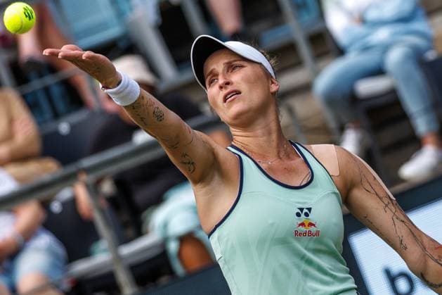 Tennis: WTA, Tennis Damen Tour, Einzel, Damen, Achtelfinale, Sabalenka (Belarus) - Masarova (Schweiz), Steffi-Graf-Stadion. Rebeka Masarova (Schweiz) retourniert einen Ball. Tennis: WTA-Tour