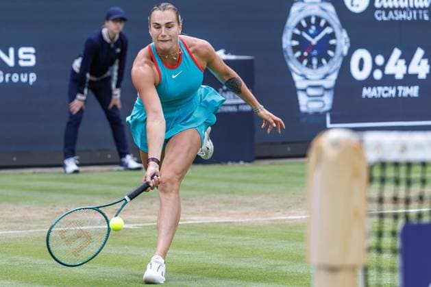 Tennis: WTA, Tennis Damen Tour, Einzel, Damen, Achtelfinale, Sabalenka (Belarus) - Masarova (Schweiz), Steffi-Graf-Stadion. Aryna Sabalenka (Belarus) retourniert einen Ball. Tennis: WTA-Tour