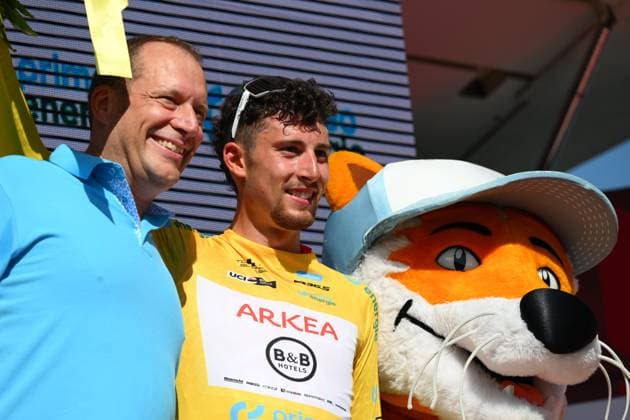 Sport Bilder des Tages Tour de Suisse 2025 Stage 5 SANTA MARIA IN CALANCA, SWITZERLAND - JUNE 19 : Vauquelin Kevin (FRA) of Arkea - B&B Hotels on the podium during stage 5 of the 88th edition of Tour de Suisse an UCI World Tour 2.UWT cycling road race stage for Men Elite of 183.6 km with start in La Punt and finish in Santa Maria in Calanca on June 19, 2025 in Santa Maria in Calanca, Switzerland, 19 06 2025 ( Motordriver Kenny Verfaillie - Santa Maria in Calanca Switzerland  Copyright: xVincentxKalutx
