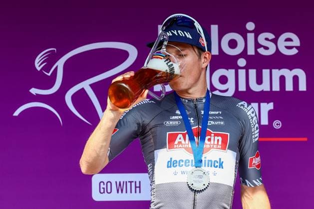 Sport Bilder des Tages Belgian Jasper Philipsen of Alpecin-Deceuninck pictured on the podium after the second stage of the Baloise Belgium Tour cycling race, 194,6 km from Beringen to Putte, Wednesday 18 June 2025. The Baloise Belgium Tour takes place from 18 to 22 June. DAVIDxPINTENS  x127396833x