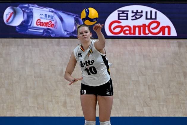 Belgium v Dominican Republic - FIVB Volleyball Nations League ISTANBUL, TURKIYE - JUNE 19: Pauline Martin (L) of Belgium in action during FIVB Women s Nations League (VNL) 2nd week volleyball match between Belgium and Dominican Republic at Sinan Erdem Dome in Istanbul, Turkiye on June 19, 2025. Ahmet Okatali Anadolu Istanbul Turkey. Editorial use only. Please get in touch for any other usage.  Copyright: x2025xAnadoluxAhmetxOkatalix
