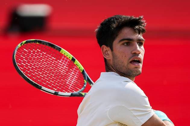 19th June 2025; HSBC Championships, Queens Club, West Kensington, London, England: HSBC Mens Championships Queens Club, Day 4; Carlos Alcaraz (ESP) returns to Jaume Munar (ESP)  ActionPlus12802744 HenningxVonxJagow