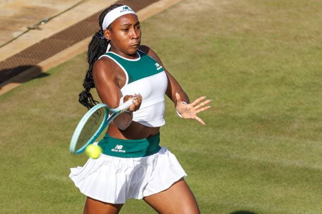 Tennis: WTA, Tennis Damen Tour, Einzel, Damen, Achtelfinale, Coco Gauf (USA) - Xinyu Wang (China), Steffi-Graf-Stadion. Coco Gauf (Vereinigte Staaten) retourniert einen Ball. Tennis: WTA-Tour