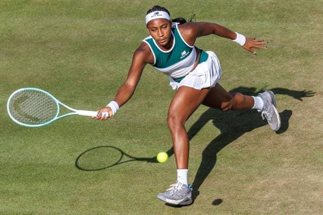 Tennis: WTA, Tennis Damen Tour, Einzel, Damen, Achtelfinale, Coco Gauf (USA) - Xinyu Wang (China), Steffi-Graf-Stadion. Coco Gauf (Vereinigte Staaten) retourniert einen Ball. Tennis: WTA-Tour