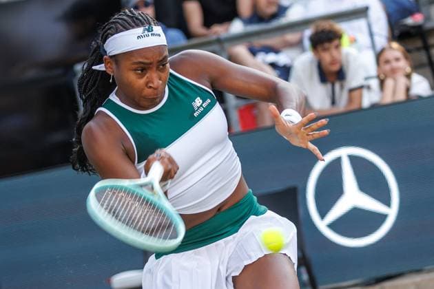 Tennis: WTA, Tennis Damen Tour, Einzel, Damen, Achtelfinale, Coco Gauf (USA) - Xinyu Wang (China), Steffi-Graf-Stadion. Coco Gauf (Vereinigte Staaten) retourniert einen Ball. Tennis: WTA-Tour