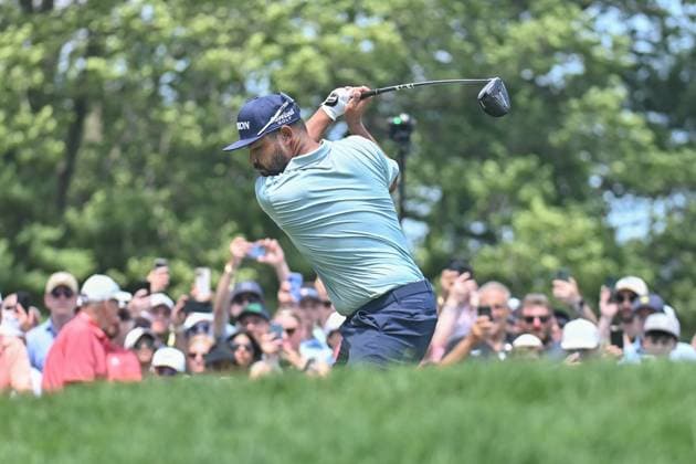 Thursday June 19, 2025: J.J. Spaun hits his tee shot on the First hole during the first round of the Travelers Golf Championship in Cromwell, Connecticut. CSM Cromwell USA - ZUMAc04_ 20250619_zma_c04_032 Copyright: xGregoryxVasilx
