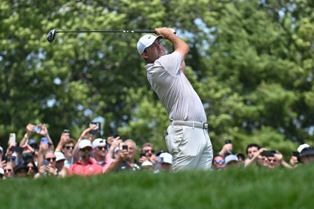 Thursday June 19, 2025: Scottie Scheffler hits his tee shot on the First hole during the first round of the Travelers Golf Championship in Cromwell, Connecticut. CSM Cromwell USA - ZUMAc04_ 20250619_zma_c04_038 Copyright: xGregoryxVasilx