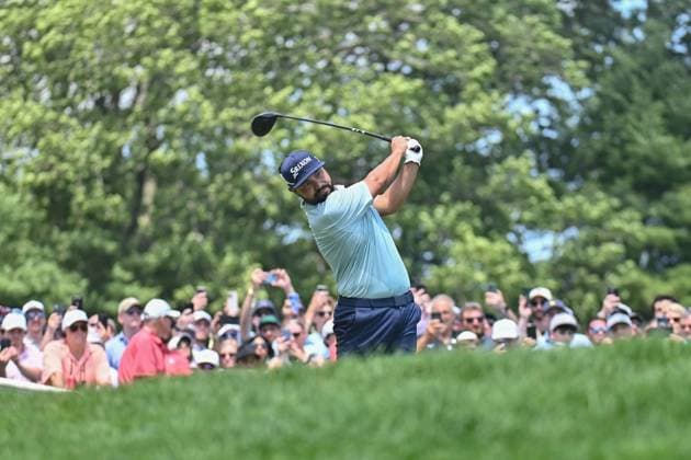 Thursday June 19, 2025: J.J. Spaun hits his tee shot on the First hole during the first round of the Travelers Golf Championship in Cromwell, Connecticut. CSM Cromwell USA - ZUMAc04_ 20250619_zma_c04_043 Copyright: xGregoryxVasilx