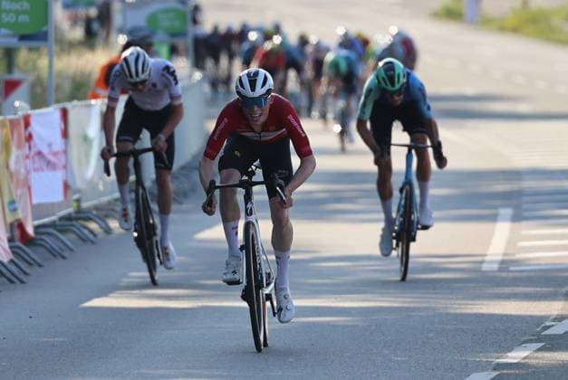 19.06.2025, Radsport, Internationales Junioren-Radrennen 37. LVM Saarland Trofeo, 1. Etappe, 1. Platz: Noah Lindholm Miller Andersen (Dänemark), 2. Platz: Steff van Kerckhove (Decathlon AG2R), Zeno Levi Winter (Deutschland) Elversberg Ursapharm-Arena an der Kaiserlinde Saarland Deutschland (DEU) Copyright: xSebastianxBachx