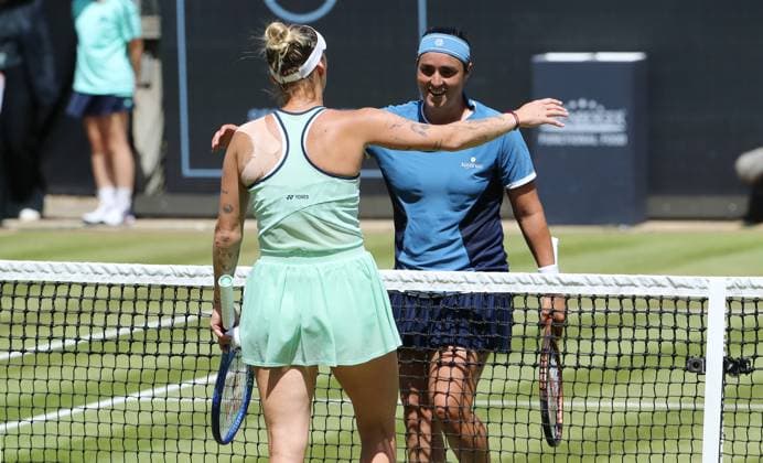Marketa Vondrousova (CZE) gewinnt gegen Ons Jabeur (TUN) im Steffi Graf Stadion HYLO Berlin Tennis Open Damen auf Rasen 20.06.2025