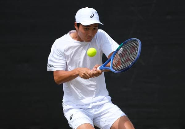 Nottingham Tennis Centre Nottingham, England - Shintaro Mochizuki plays a drop shot to Colton Smith during the match at the Lexus Nottingham Tennis Open, Quarterfinals, June 20th 2025. (Paul Bonser SPP) Copyright: xPaulxBonser SPPx spp-en-PaBo-Lexus Nottingham Open 1049
