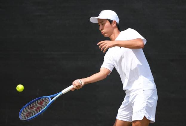 Nottingham Tennis Centre Nottingham, England - Shintaro Mochizuki plays a drop shot to Colton Smith during the match at the Lexus Nottingham Tennis Open, Quarterfinals, June 20th 2025. (Paul Bonser SPP) Copyright: xPaulxBonser SPPx spp-en-PaBo-Lexus Nottingham Open 1053