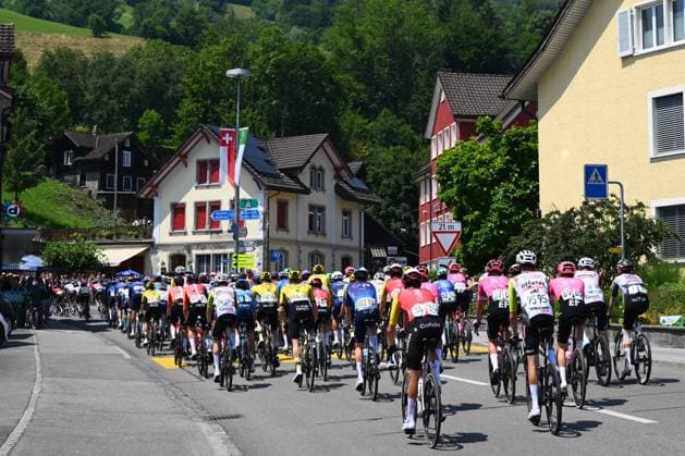 Tour de Suisse 2025 Stage 6 NEUHAUSEN AM RHEINFALL, SWITZERLAND - JUNE 20 : Illustration picture during stage 6 of the 88th edition of Tour de Suisse an UCI World Tour 2.UWT cycling road race stage for Men Elite of 186.7 km with start in Chur and finish in Neuhausen am Rheinfall on June 20, 2025 in Neuhausen am Rheinfall, Switzerland, 20 06 2025 ( Motordriver Kenny Verfaillie - Neuhausen am Rheinfall Switzerland  Copyright: xVincentxKalutx