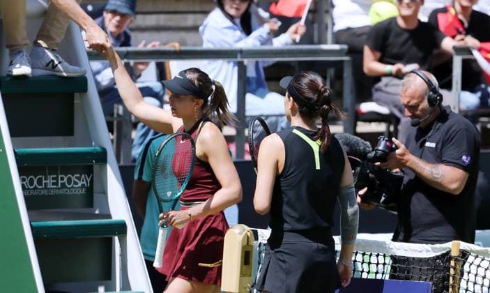 Paula Badosa (ESP) muss wegen Verletzung aufgeben gegen Xinyu Wang (CHN) Steffi Graf Stadion HYLO Berlin Tennis Open Damen auf Rasen 20.06.2025