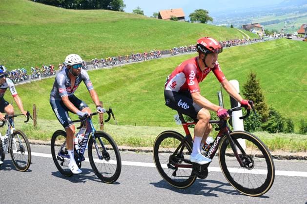 Tour de Suisse 2025 Stage 6 NEUHAUSEN AM RHEINFALL, SWITZERLAND - JUNE 20 : Gregaard Jonas (DEN) of Lotto during stage 6 of the 88th edition of Tour de Suisse an UCI World Tour 2.UWT cycling road race stage for Men Elite of 186.7 km with start in Chur and finish in Neuhausen am Rheinfall on June 20, 2025 in Neuhausen am Rheinfall, Switzerland, 20 06 2025 ( Motordriver Kenny Verfaillie - Neuhausen am Rheinfall Switzerland  Copyright: xVincentxKalutx