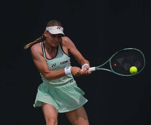 Nottingham Tennis Centre Nottingham, England - Dayana Yastremska hits a backhand winner to Leylah Fernandez during the match at the Lexus Nottingham Tennis Open, Dayana Yastremska won 6-3 7-6, Quarterfinals, June 20th 2025. (Paul Bonser SPP) Copyright: xPaulxBonser SPPx spp-en-PaBo-Lexus Nottingham Open 1078
