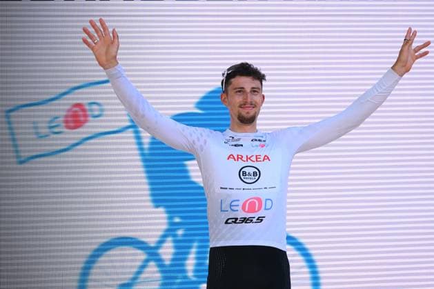 Tour de Suisse 2025 Stage 6 NEUHAUSEN AM RHEINFALL, SWITZERLAND - JUNE 20 : Vauquelin Kevin (FRA) of Arkea - B&B Hotels during the podium ceremony after the stage 6 of the 88th edition of Tour de Suisse an UCI World Tour 2.UWT cycling road race stage for Men Elite of 186.7 km with start in Chur and finish in Neuhausen am Rheinfall on June 20, 2025 in Neuhausen am Rheinfall, Switzerland, 20 06 2025 ( Motordriver Kenny Verfaillie - Neuhausen am Rheinfall Switzerland  Copyright: xVincentxKalutx