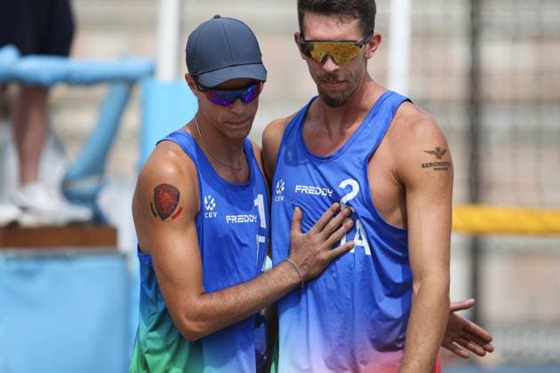 Gianluca Dal Corso and Samuele Cottafava during the CEV Beach Volley Nations Cup 2025 Preliminary Phase in Messina during Beachvolley Pro Futures 2025, Beach Volley match in Messina, Italy, June 20 2025  Copyright: xMassimilianoxCarnabuci IPAxSportx xipa-agency.netx xx IPA_59284361 IPA_Agency_IPA59284361