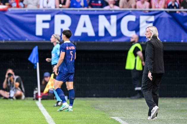 250620 FRANCE VS BELGIUM Head Coach Elisabet Gunnarsdottir of Belgium pictured during a friendly game between the national teams of France and Belgium, called the Red Flames, ahead of the European Championship, EM, Europameisterschaft in Switzerland 2025, on Friday 20 June 2025 in Valenciennes , France . PHOTO SPORTPIX Stijn Audooren Valenciennes Stade du Hainaut France  Copyright: xSportpix.bex xStijnxAudoorenxStijnxAudoorenx