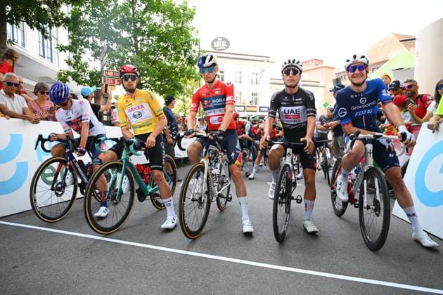Tour de Suisse 2025 Stage 7 EMMETTEN, SWITZERLAND - JUNE 21 : Almeida Joao (POR) of UAE Team Emirates - XRG, Vauquelin Kevin (FRA) of Arkea - B&B Hotels and Onley Oscar (GBR) of Team Picnic PostNL, Vlasov Aleksandr (RUS) of Red Bull BORA - Hansgrohe, Gregoire Romain (FRA) of Groupama - FDJ at the start line at the start line during stage 7 of the 88th edition of Tour de Suisse an UCI World Tour 2.UWT cycling road race stage for Men Elite of 207.3 km with start in Neuhausen am Rheinfall and finish in Emmetten on June 21, 2025 in Emmetten, Switzerland, 21 06 2025 ( Motordriver Kenny Verfaillie - Emmetten Switzerland  Copyright: xVincentxKalutx