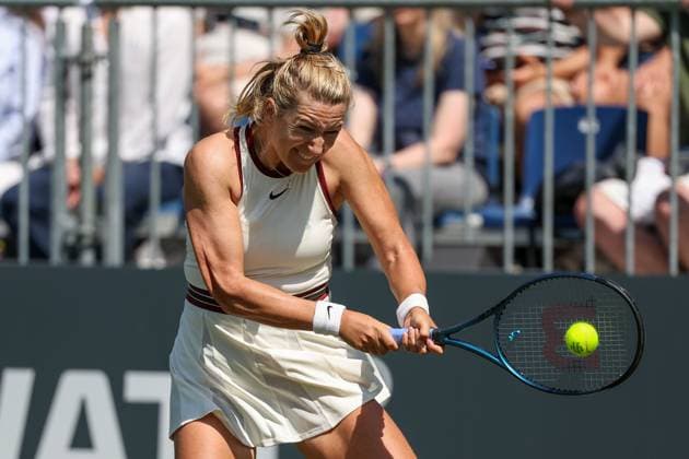 Bad Homburg am 21.06.2025 Tennis Damen Turnier WTA, Tennis Damen 500 Bad Homburg Open powered by Solarwatt 2025, Match Cat McNally (USA) gegen Viktoria Azarenka v.l., Viktoria Azarenka spielt eine Rückhand. Copyright: JoaquimxFerreira