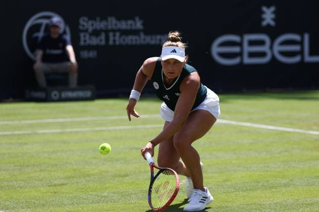 Bad Homburg am 21.06.2025 Tennis Damen Turnier WTA, Tennis Damen 500 Bad Homburg Open powered by Solarwatt 2025, Match Olga Danilovic (SER) gegen Natasja Schunk (GER) , v.l., Natasja Schunk (GER) spielt eine Vorhand. Copyright: JoaquimxFerreira