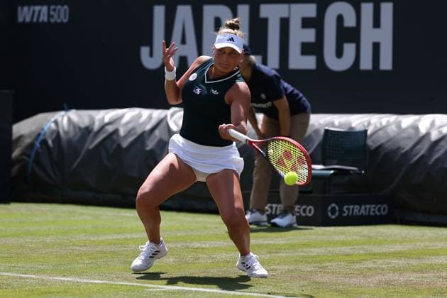 Bad Homburg am 21.06.2025 Tennis Damen Turnier WTA, Tennis Damen 500 Bad Homburg Open powered by Solarwatt 2025, Match Olga Danilovic (SER) gegen Natasja Schunk (GER) , v.l., Natasja Schunk (GER) spielt eine Vorhand. Copyright: JoaquimxFerreira