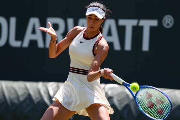 Bad Homburg am 21.06.2025 Tennis Damen Turnier WTA, Tennis Damen 500 Bad Homburg Open powered by Solarwatt 2025, Match Olga Danilovic (SER) gegen Natasja Schunk (GER) v.l., Olga Danilovic (SER) spielt eine Vorhand. Copyright: JoaquimxFerreira