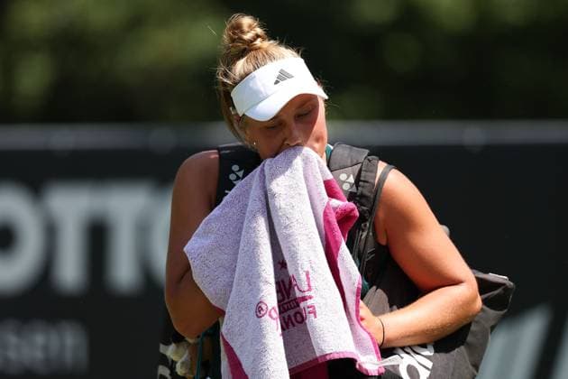 Bad Homburg am 21.06.2025 Tennis Damen Turnier WTA, Tennis Damen 500 Bad Homburg Open powered by Solarwatt 2025, Match Olga Danilovic (SER) gegen Natasja Schunk (GER) v.l., Natasja Schunk (GER) enttaeuscht, enttaeuscht schauend, dissapointed, traurig, frustiert, frust, gefrustet Copyright: JoaquimxFerreira