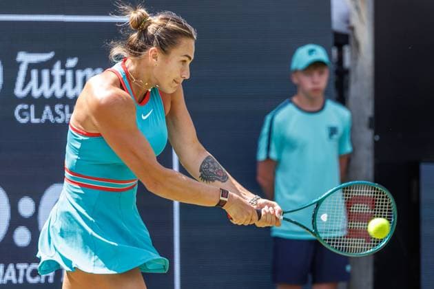 21.06.2025 Tennis: WTA, Tennis Damen Tour- Berlin, Einzel, Damen, Halbfinale, Marketa Vondrousova (CZE) - Samsonova (Russland), Steffi-Graf-Stadion. Aryna Sabalenka retourniert einen Ball. Tennis: WTA-Tour- Berlin